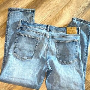 AE AirFlex+ Athletic Straight Jean